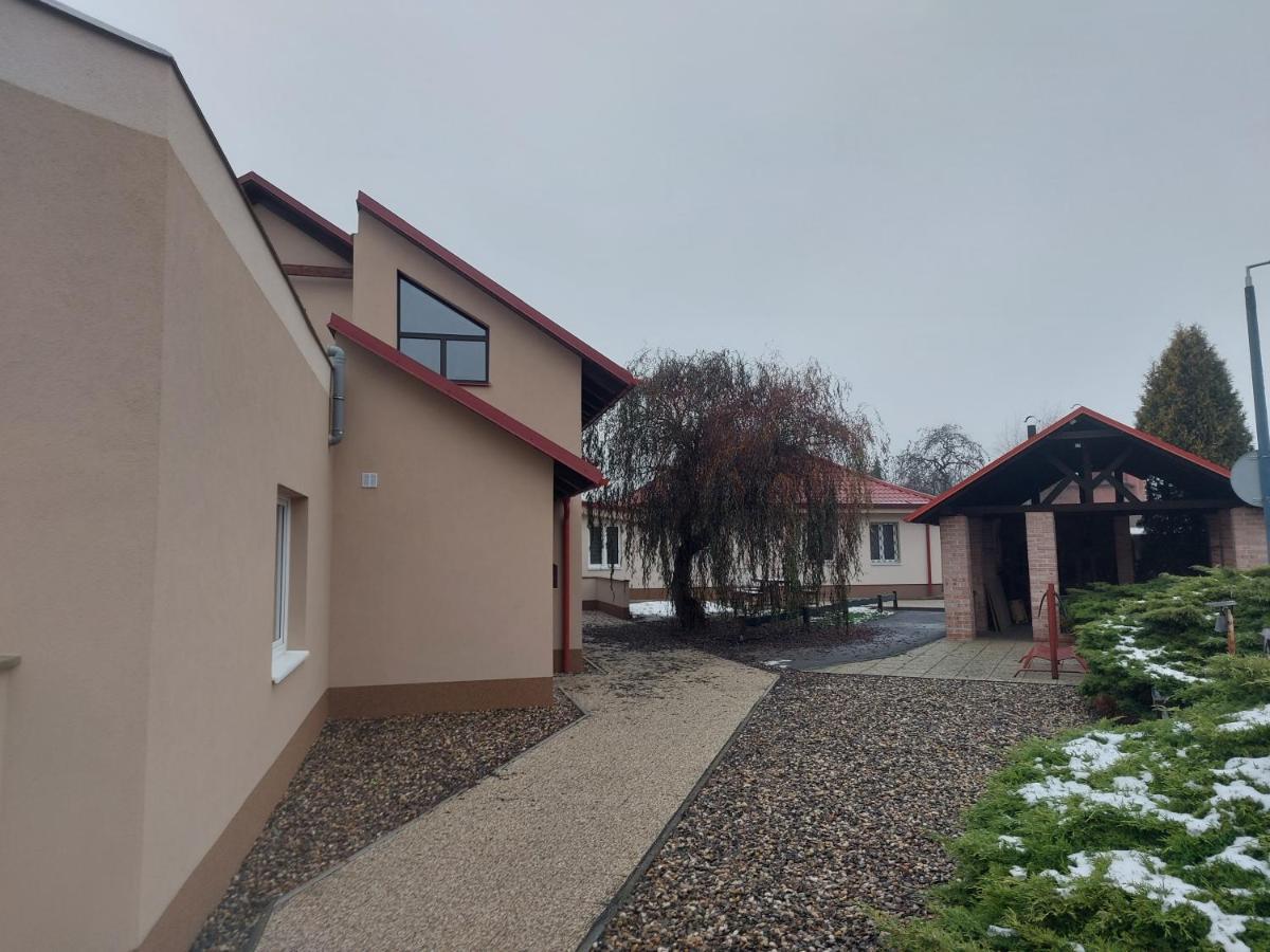 Penzion Tosa Klasterec nad Ohri Exterior photo
